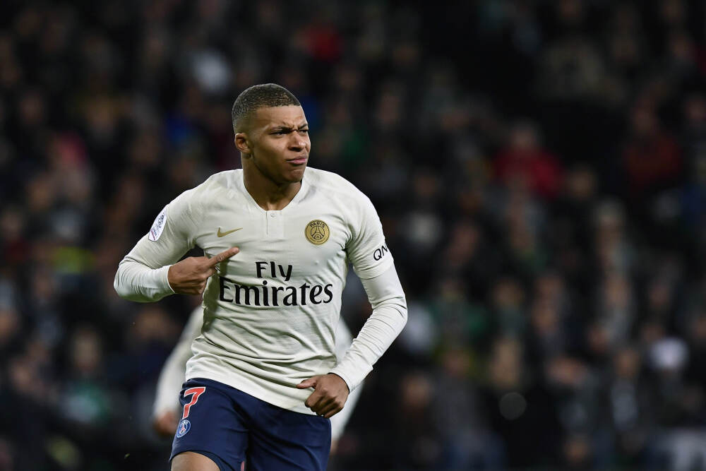 气派科技向实控人一家定增获上交所通过 华创证券建功